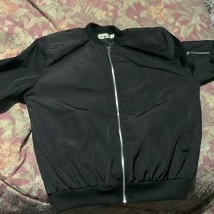 Bomber jack. Worn a couple times. Width:19 Length: 21